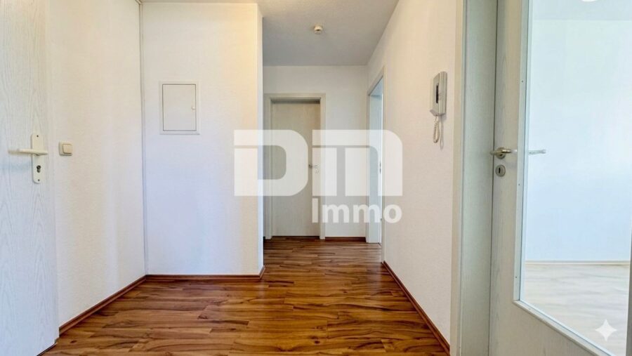 Gepflegte Maisonette Wohnung mit Studio 2x Balkon und PKW Stellplatz in Traumlage - Ebene 1 Flur / Diele / Windfang